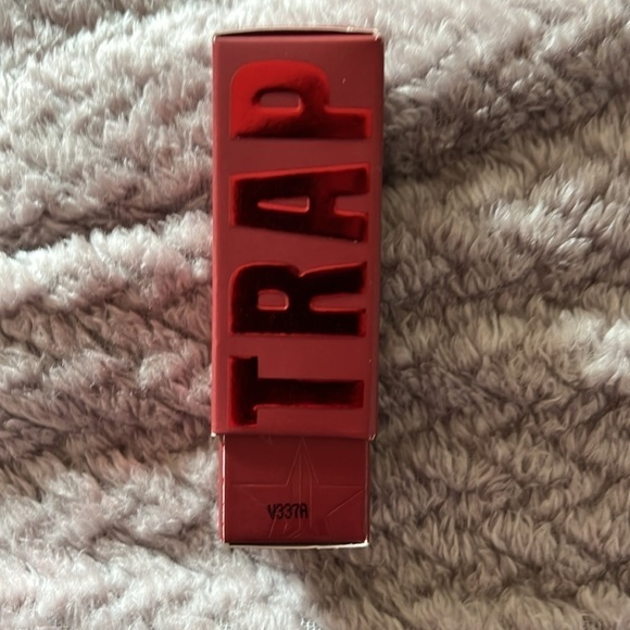 NWT Jeffree Star Velvet Trap Lipstick Color Entrapment - Picture 3 of 6